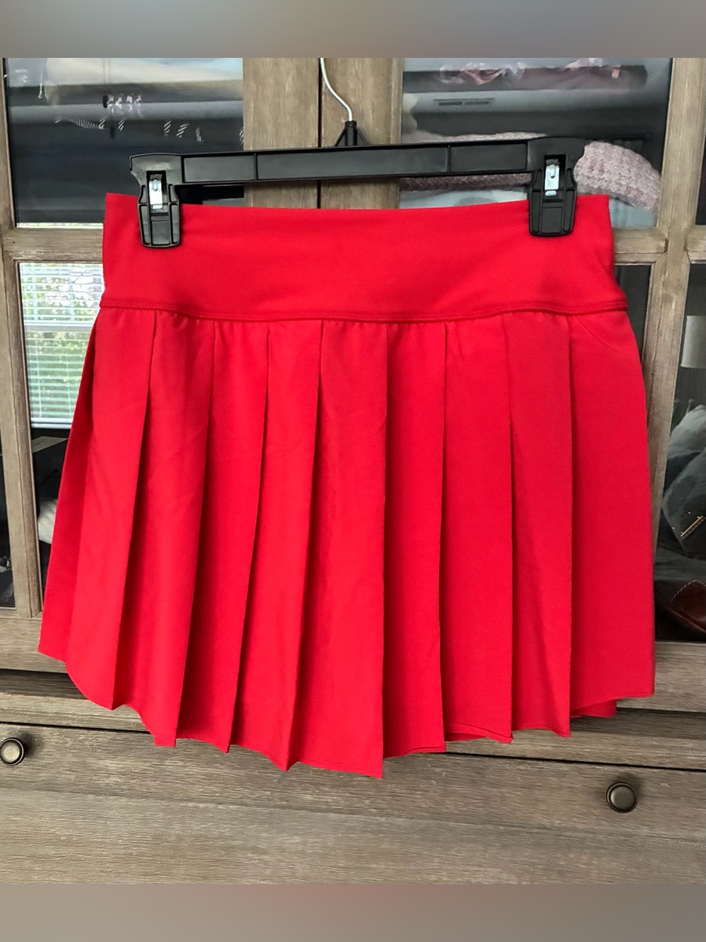 Old Navy StretchTech Pleated Skort in Cherry Tomato